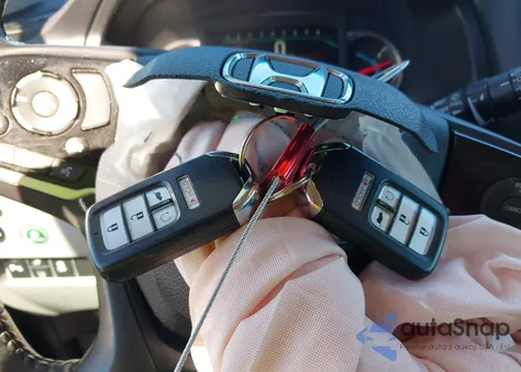 2019 Honda Pilot Touring z USA, uszkodzony, nr VIN 5FNYF6H65KB087038